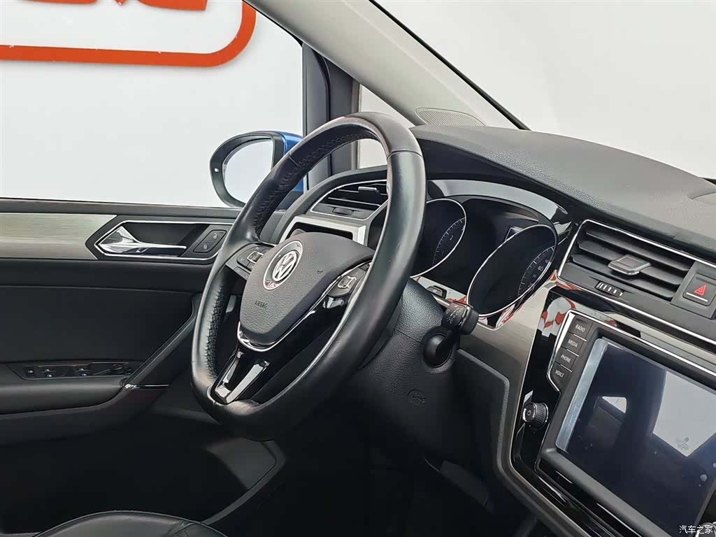 Volkswagen L, 2018 22