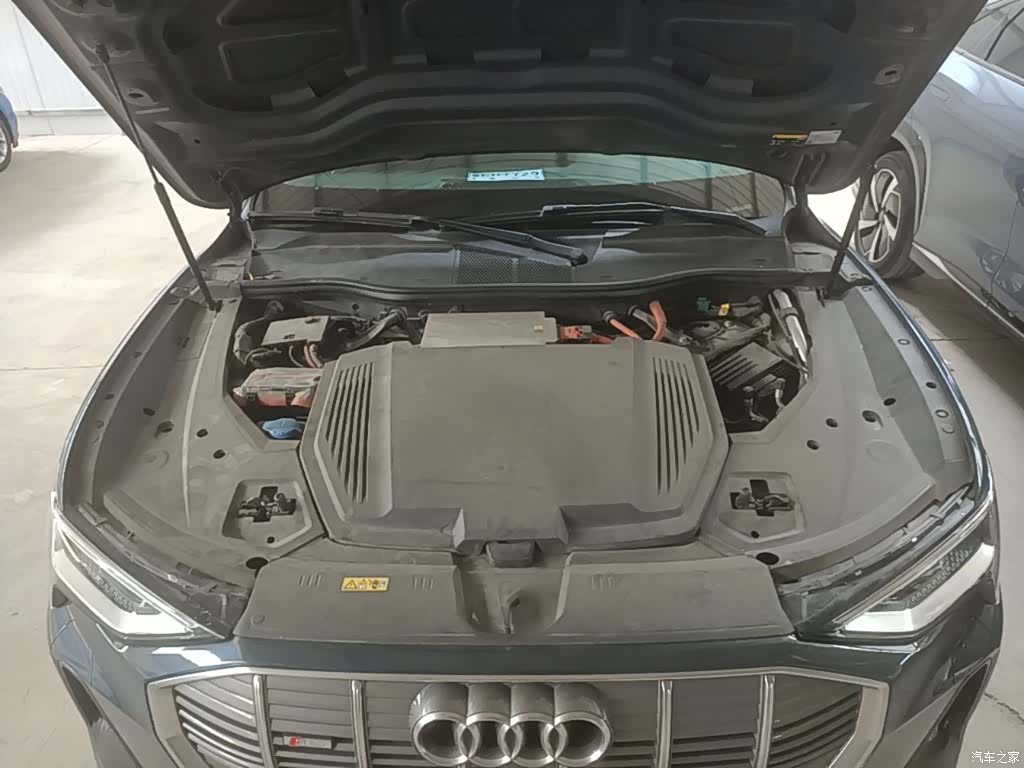 Audi e-tron, 2022 16