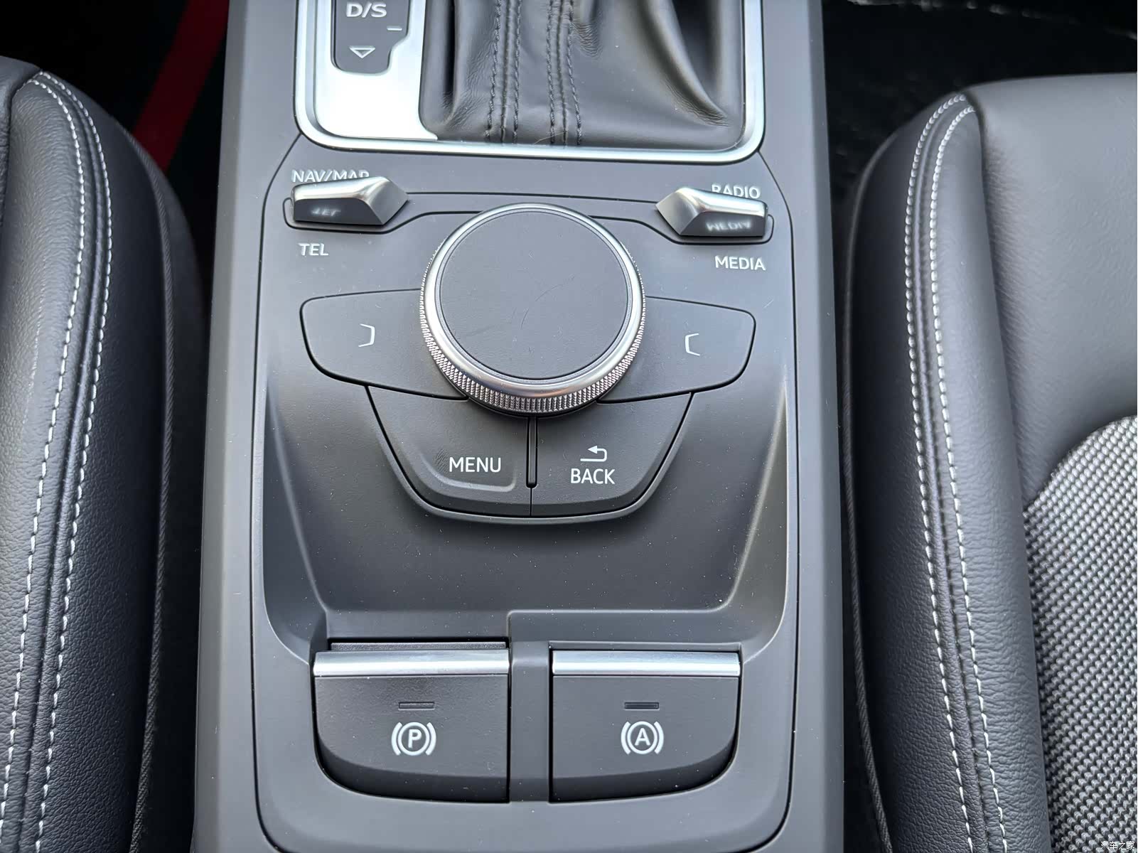 Audi Q2L, 2021 9
