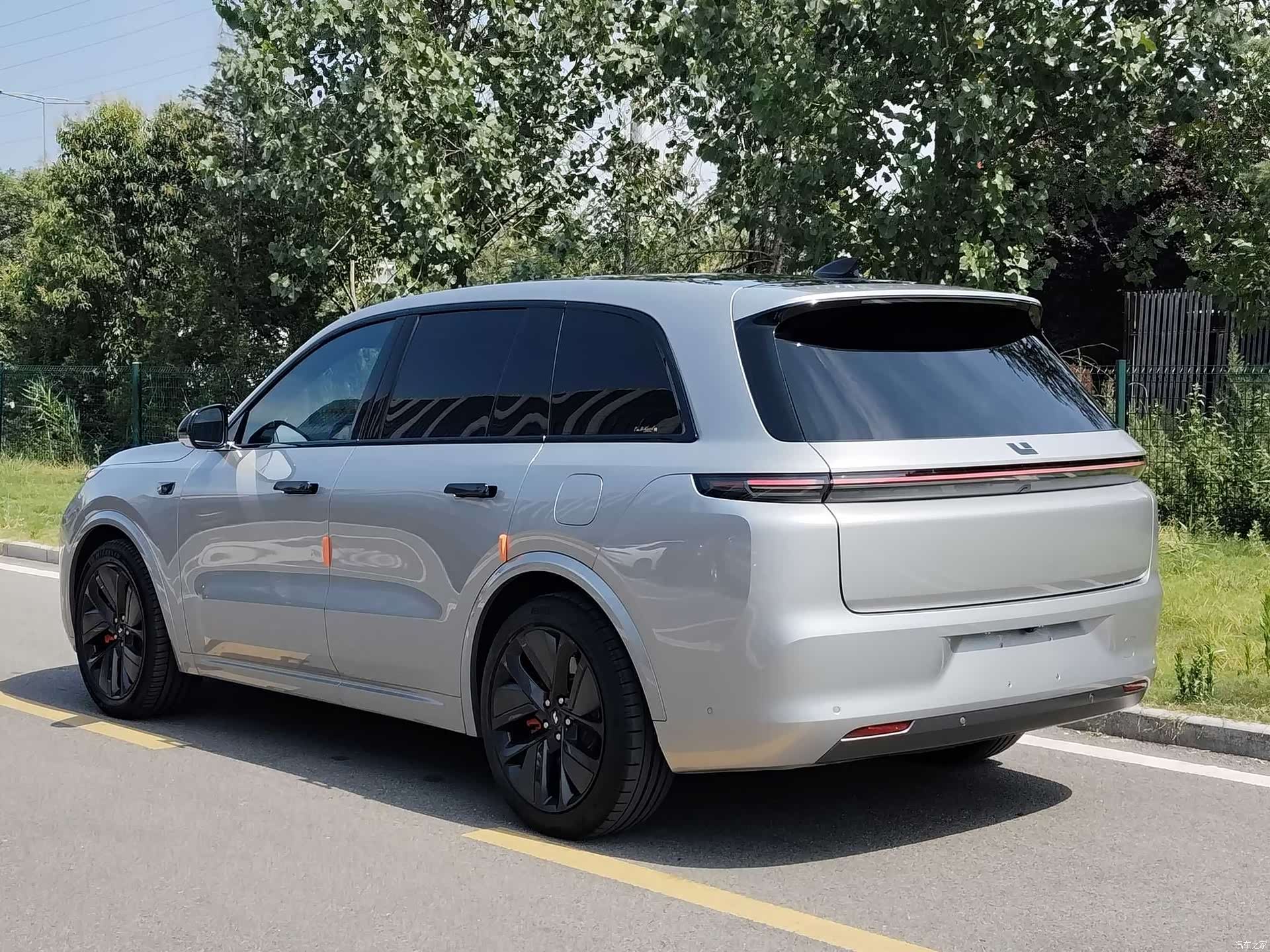 Li Auto L8, 2023 все фото