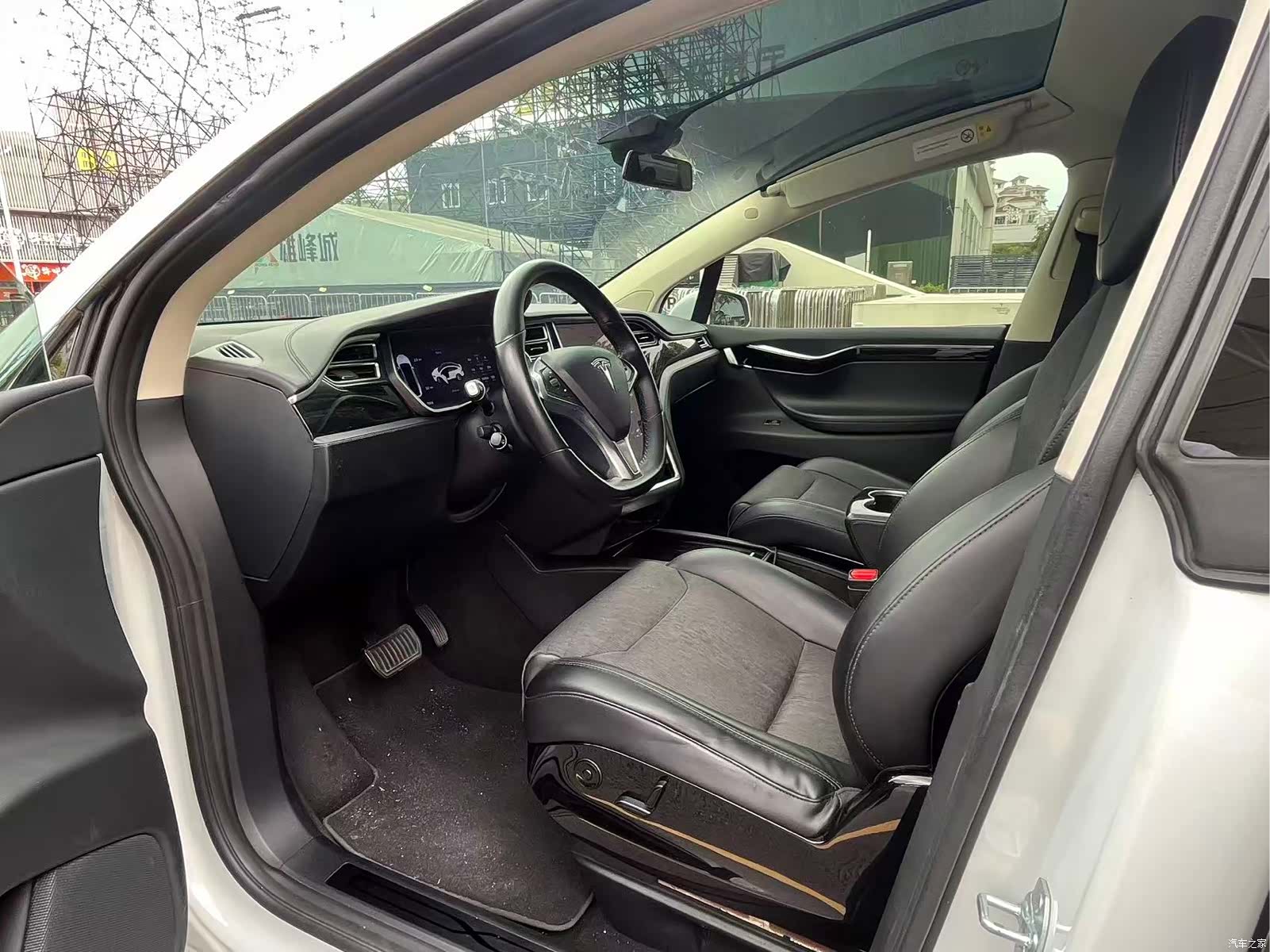 Tesla Model X, 2017 12