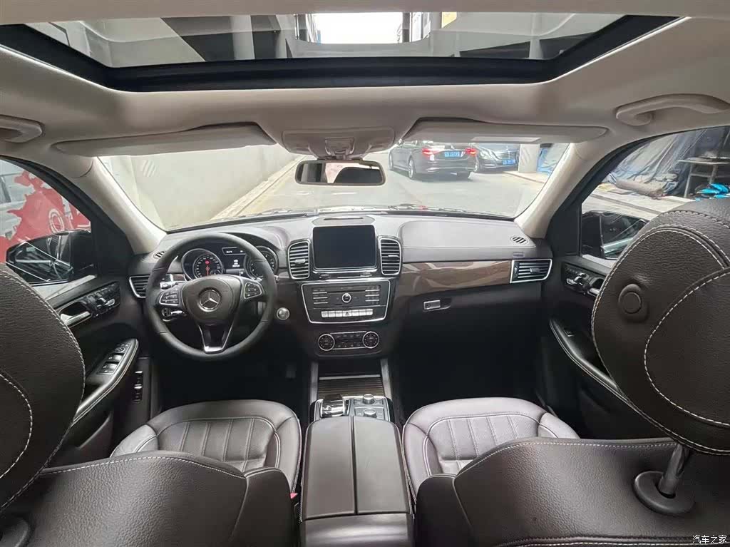 Mercedes-Benz GLS, 2018 11