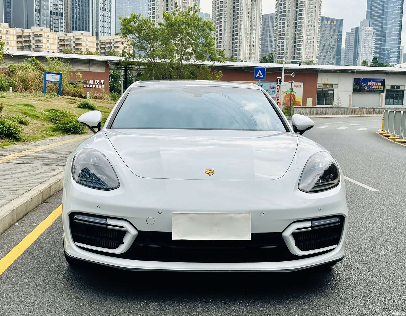 Porsche Panamera, 2023 2