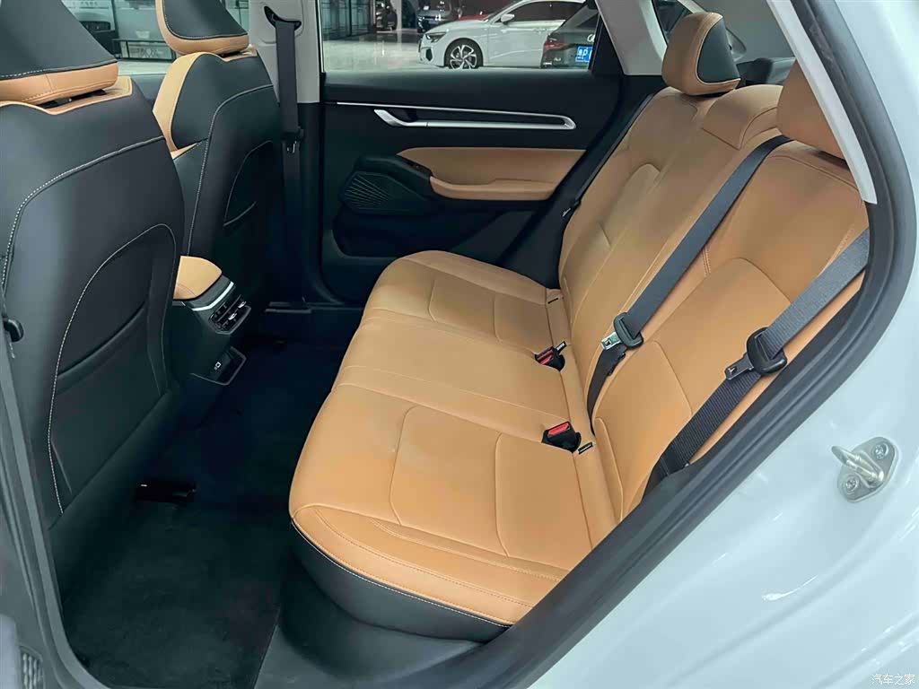 Geely Emgrand, 2024 14