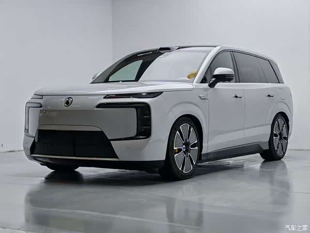 Denza N8, 2025 1
