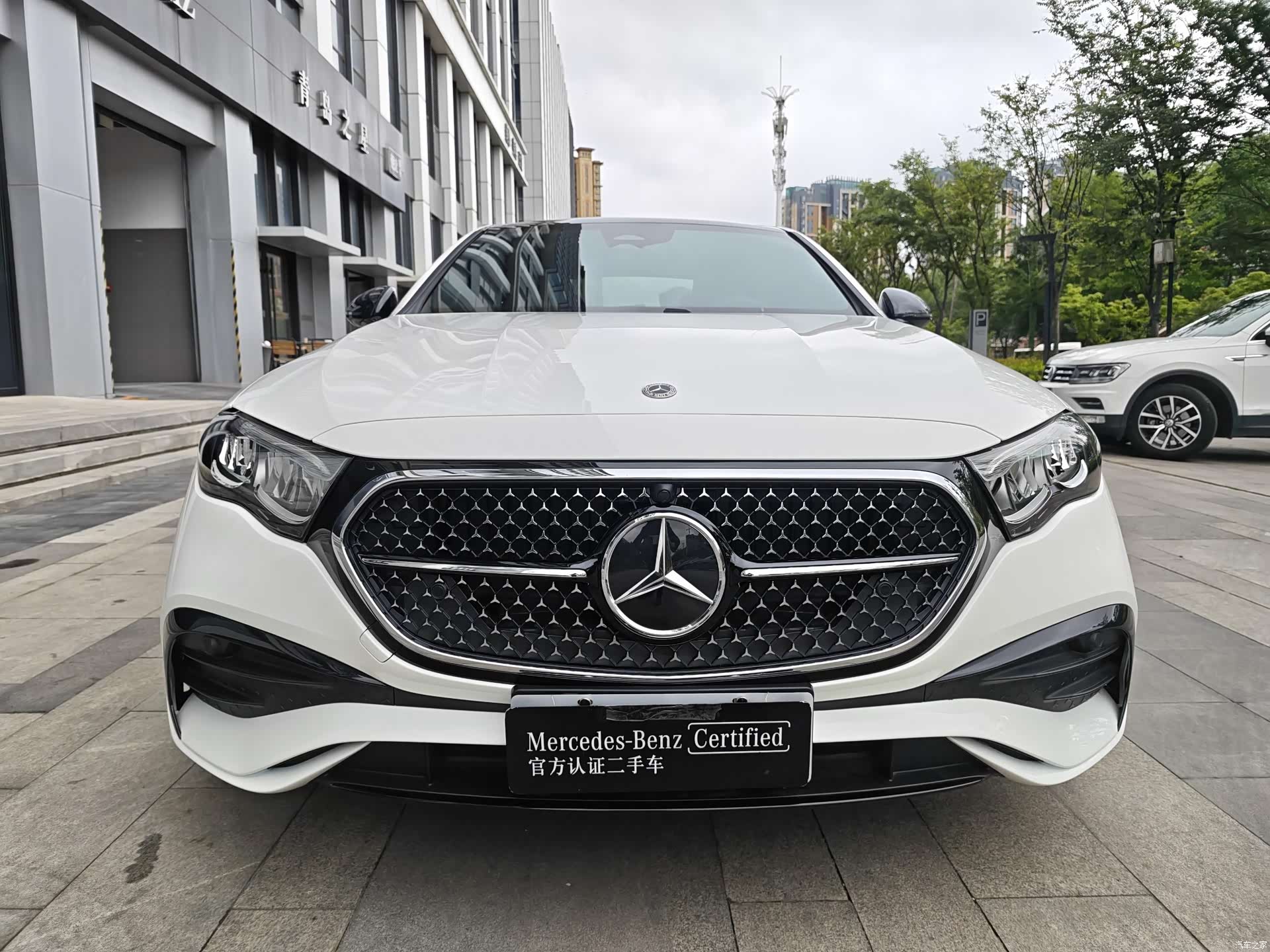Mercedes-Benz E-Class, 2025 3