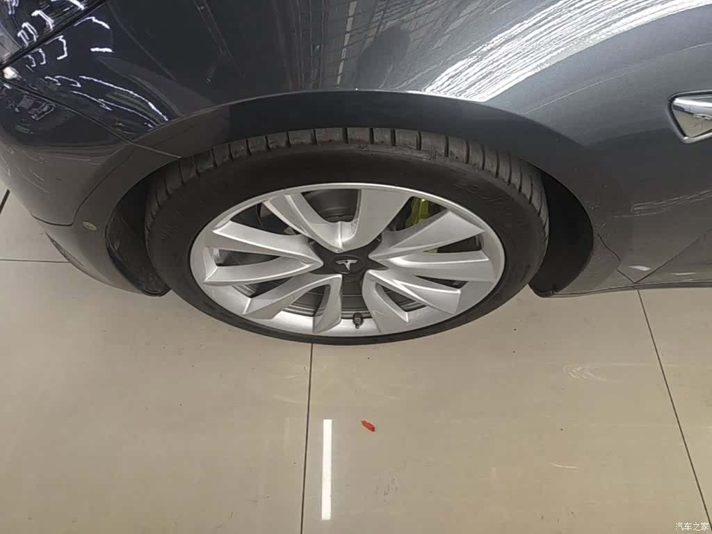 Tesla Model 3, 2019 23