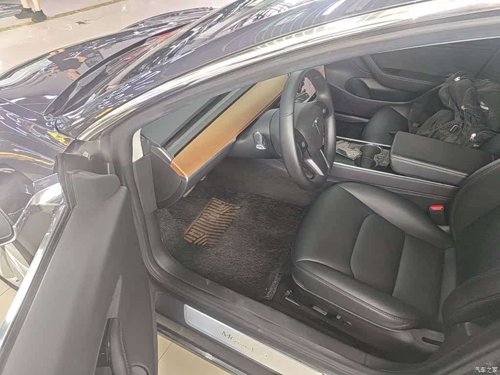 Tesla Model 3, 2019 16