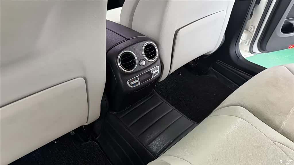 Mercedes-Benz C-Class, 2018 11