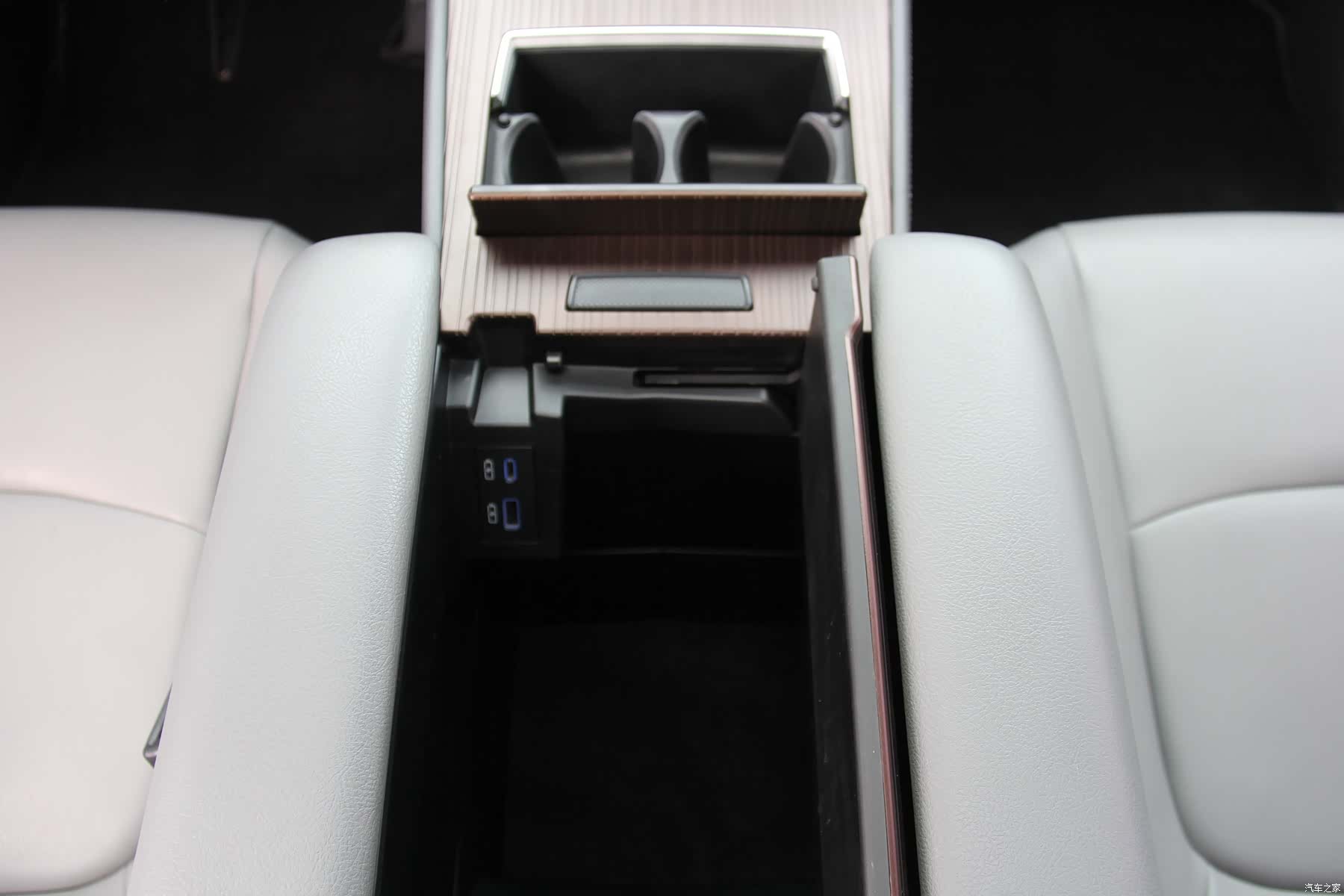Toyota Sienna, 2022 21