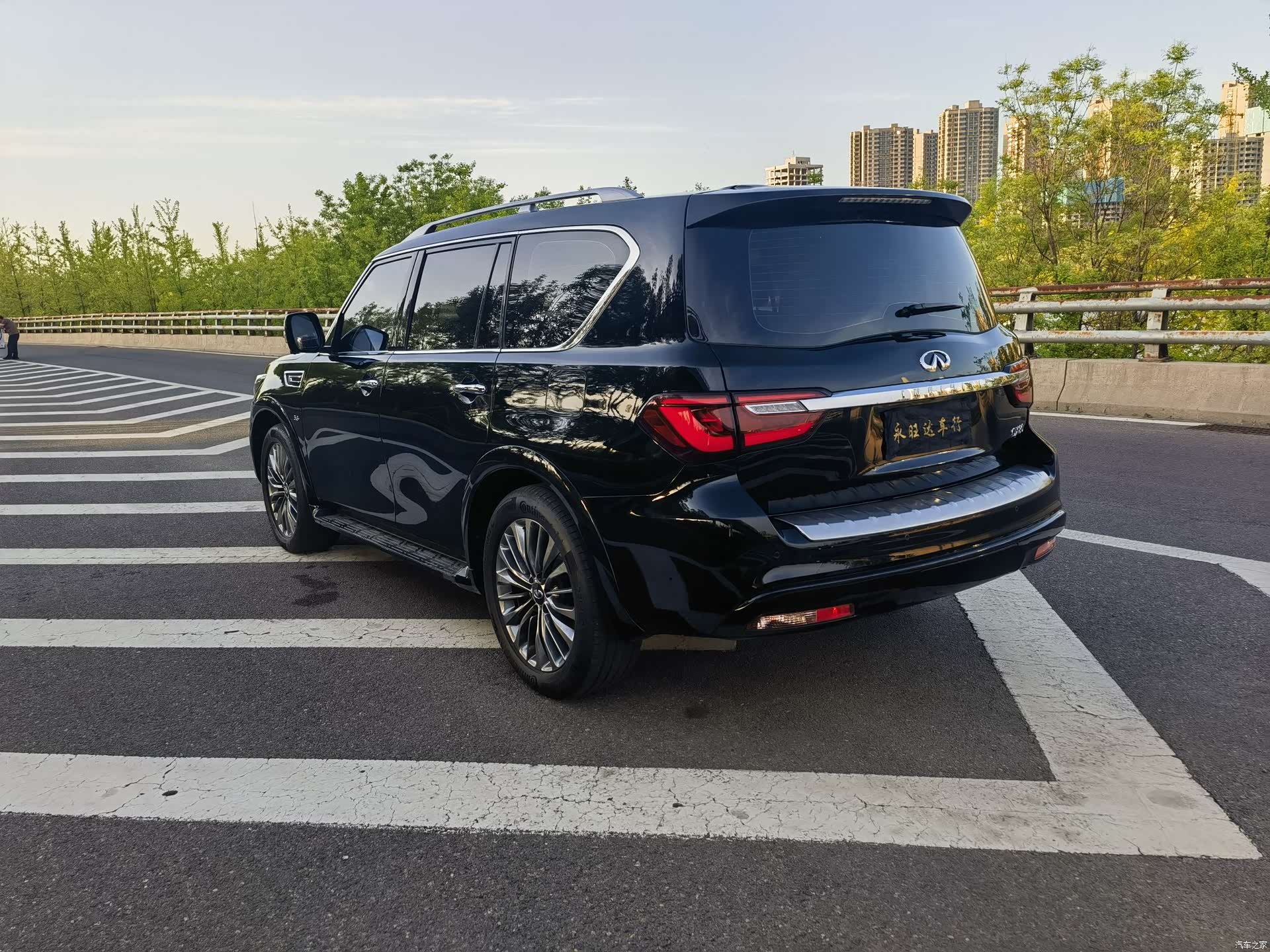Infiniti QX80, 2019 4