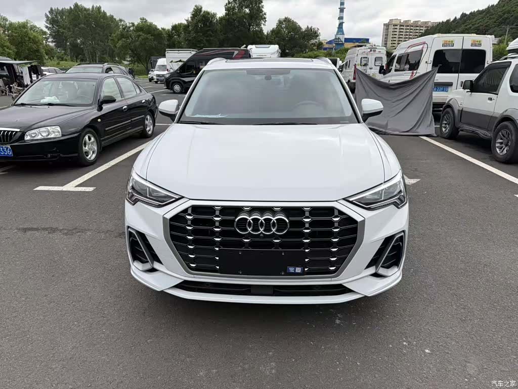 Audi Q3, 2023 3