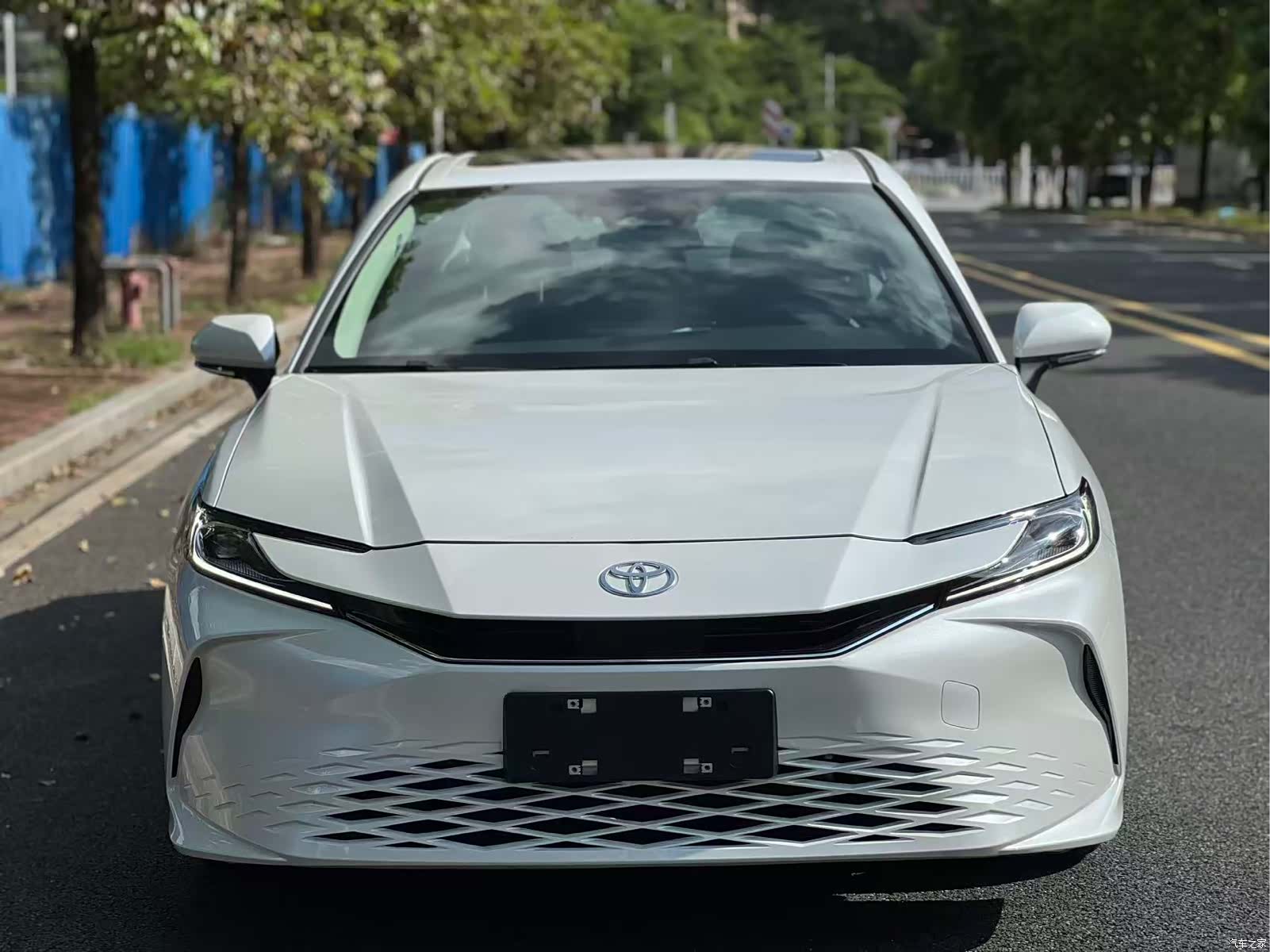 Toyota Camry, 2026 2