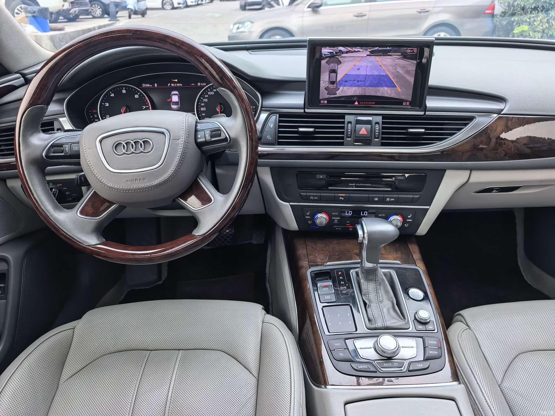Audi A6L, 2012 15