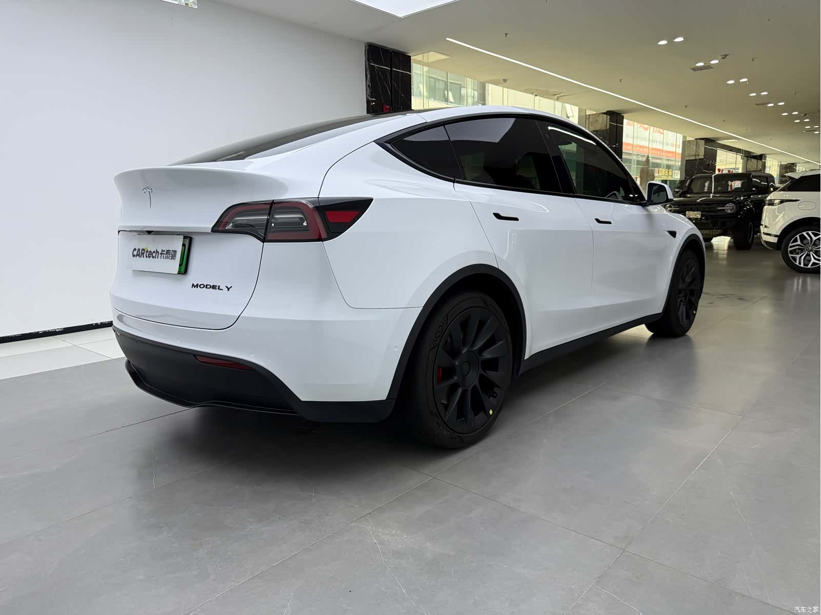 Tesla Model Y, 2022 3