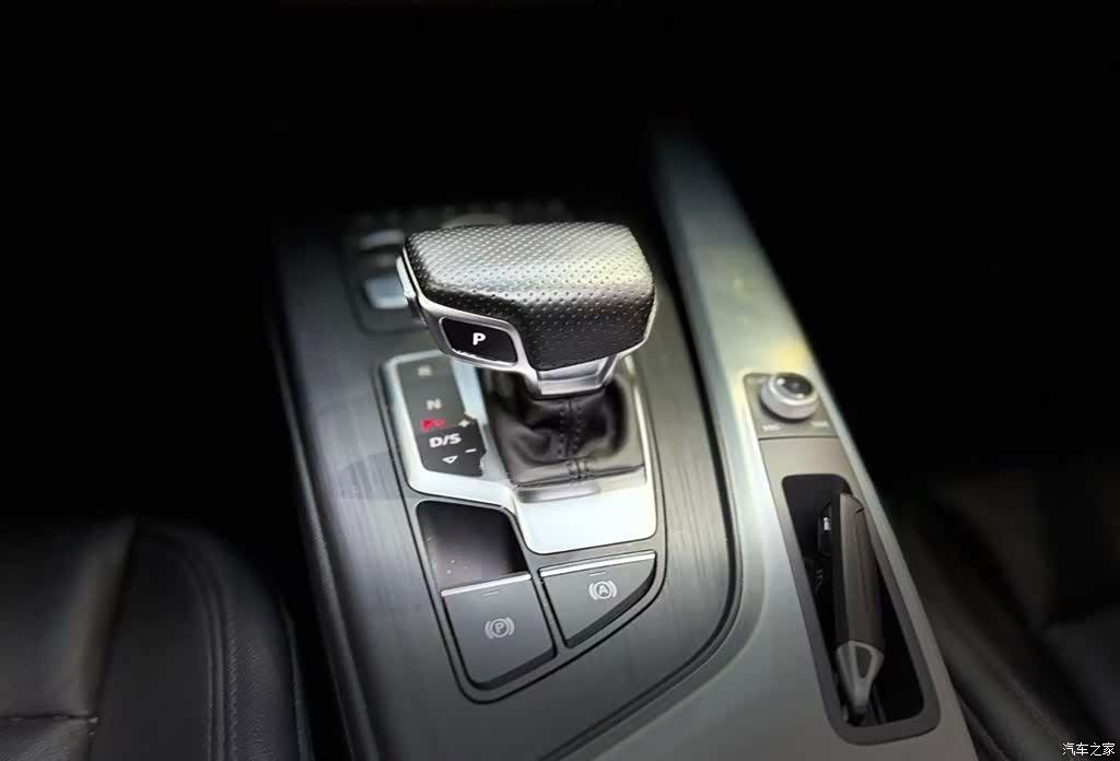 Audi A4L, 2019 9