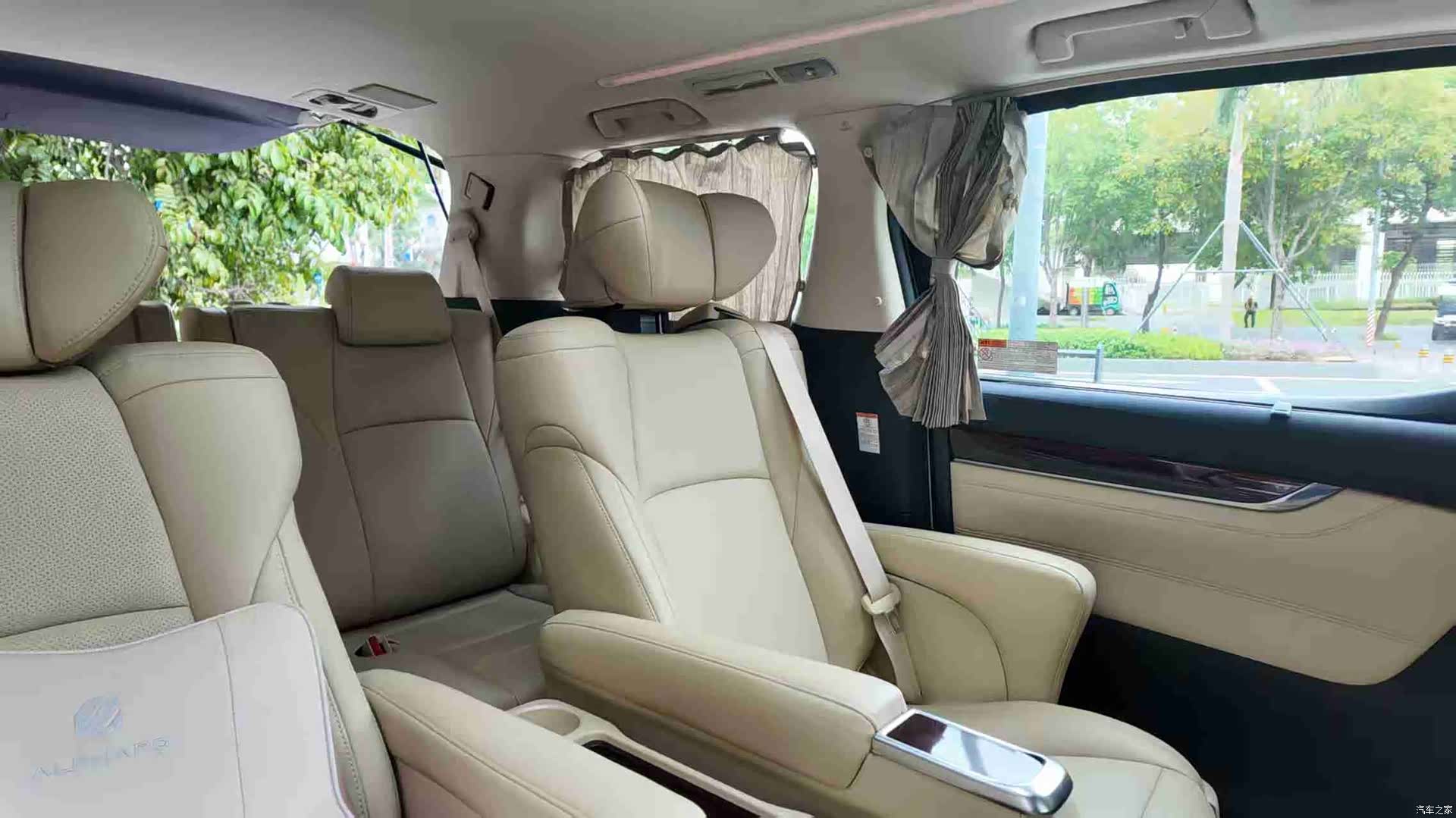 Toyota Alphard, 2017 11