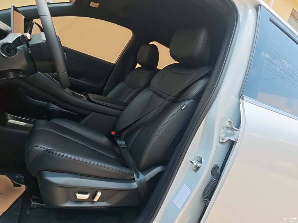 Wuling Starlight, 2024 15