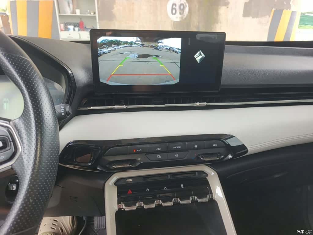 Wuling RS-3, 2022 13