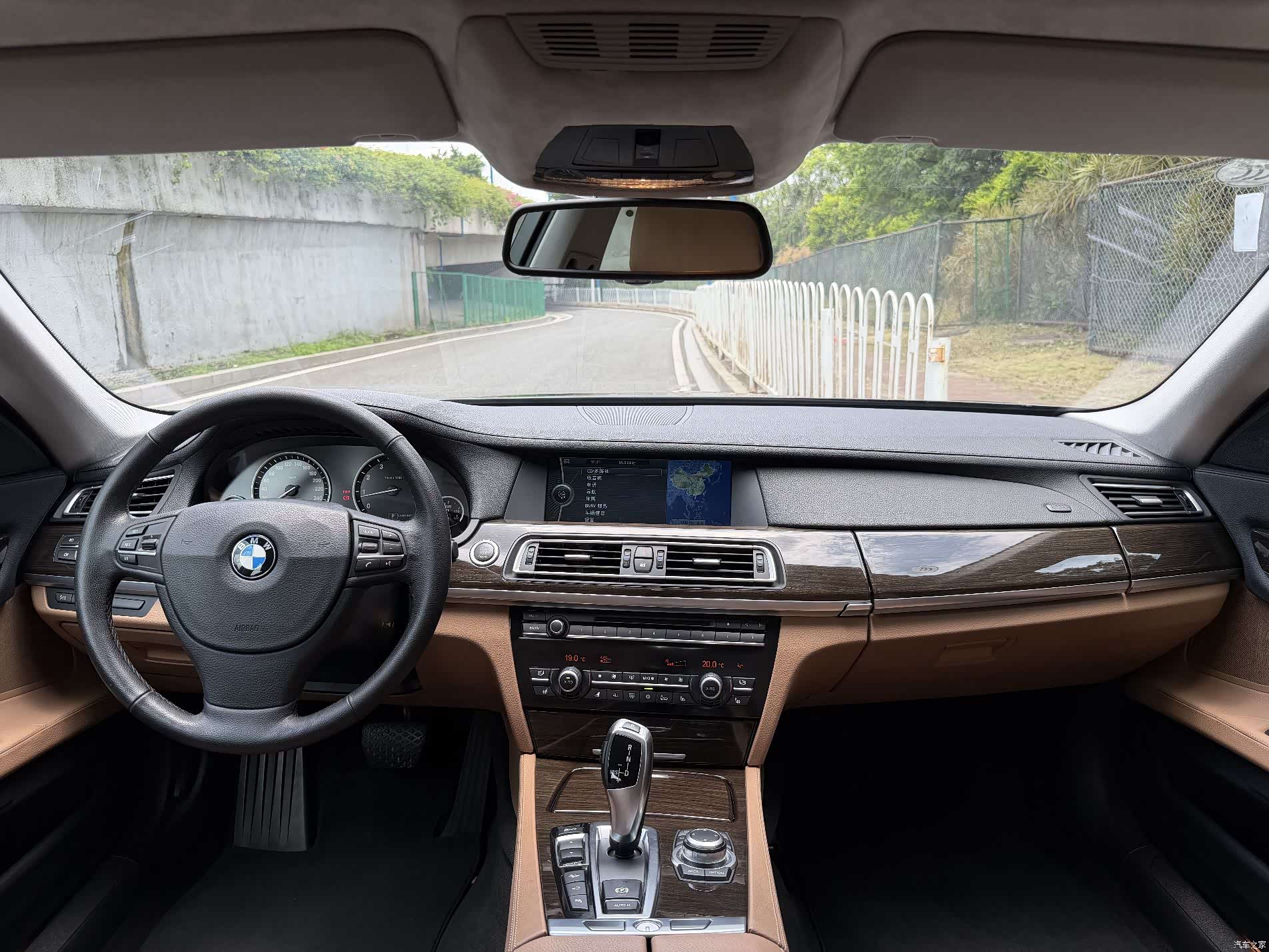 BMW 7 Series, 2013 9