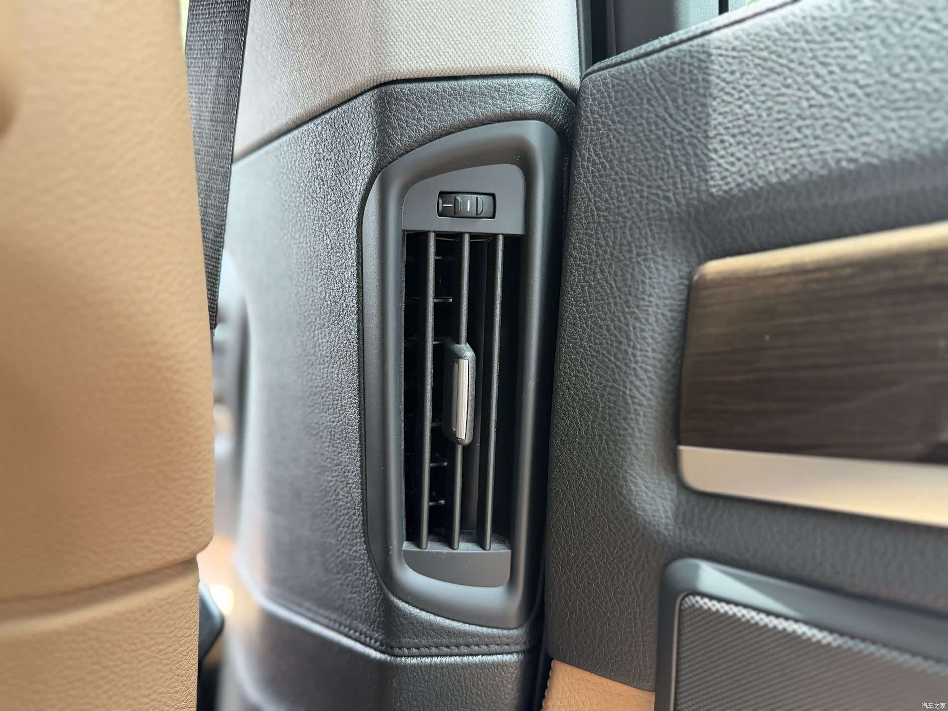 BMW 7 Series, 2013 25