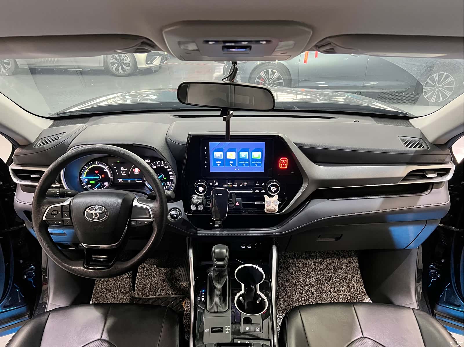 Toyota Highlander, 2023 все фото
