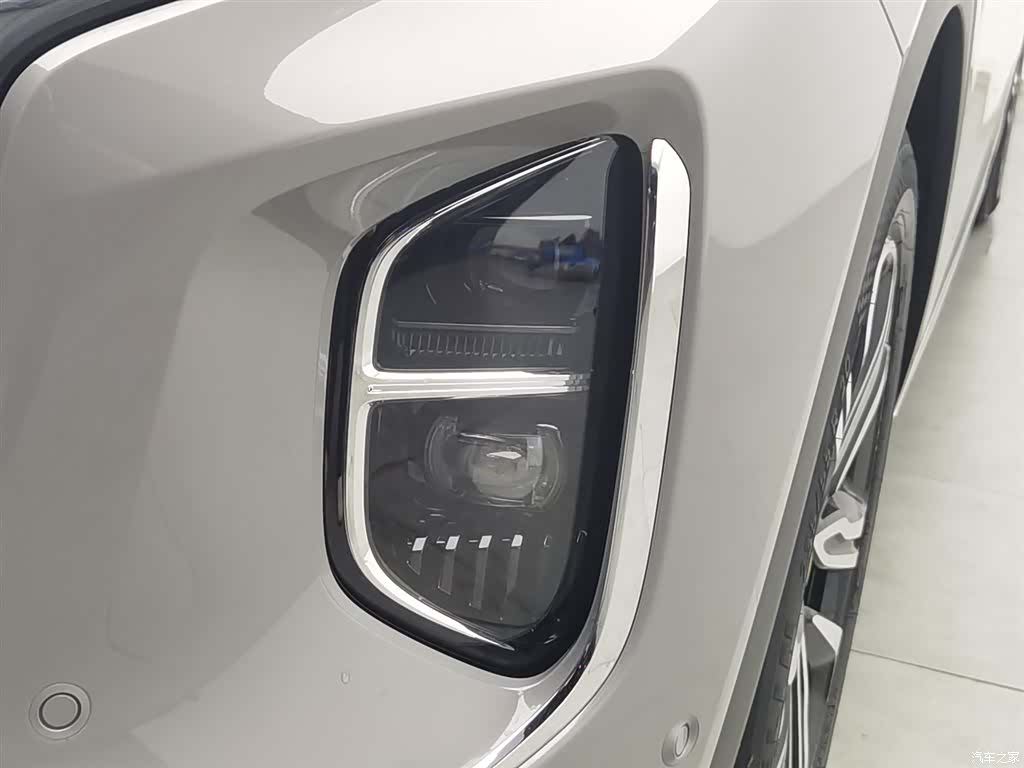 Hongqi HS7, 2024 7