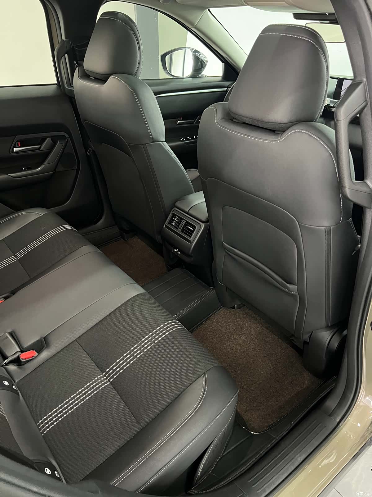 Mazda CX-50, 2025 12