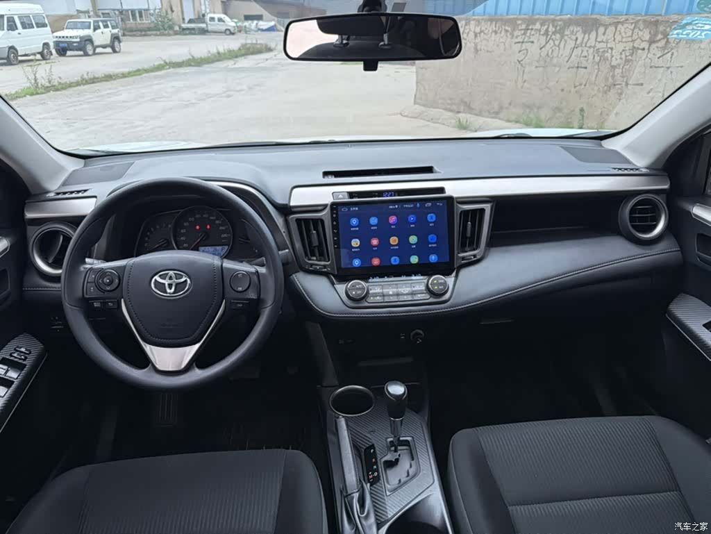 Toyota RAV4, 2016 все фото