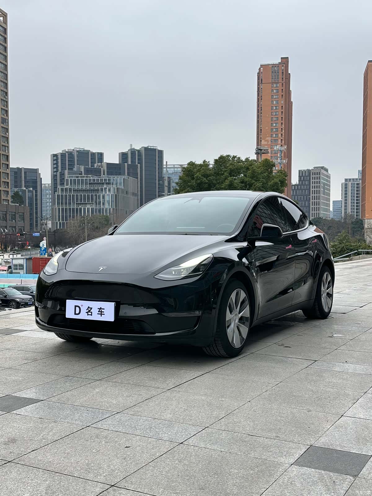 Tesla Model Y, 2021 1