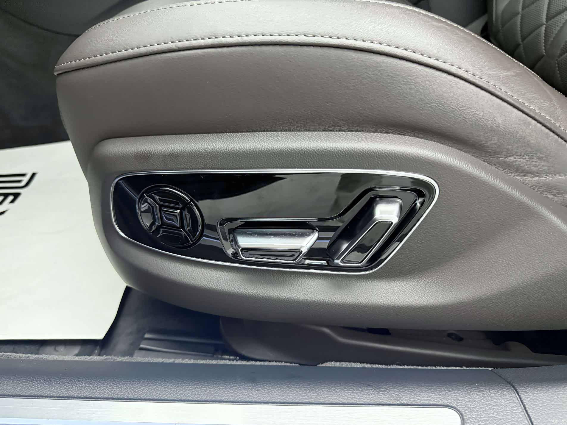 Audi A8L, 2020 все фото