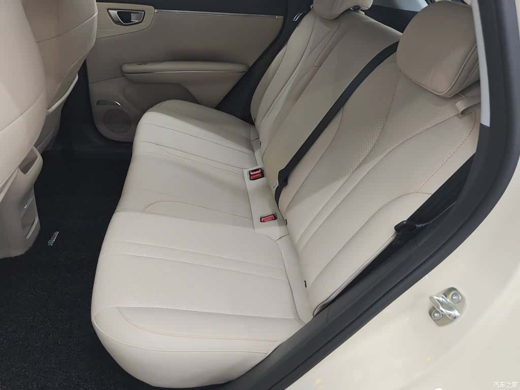 Wuling S, 2026 15
