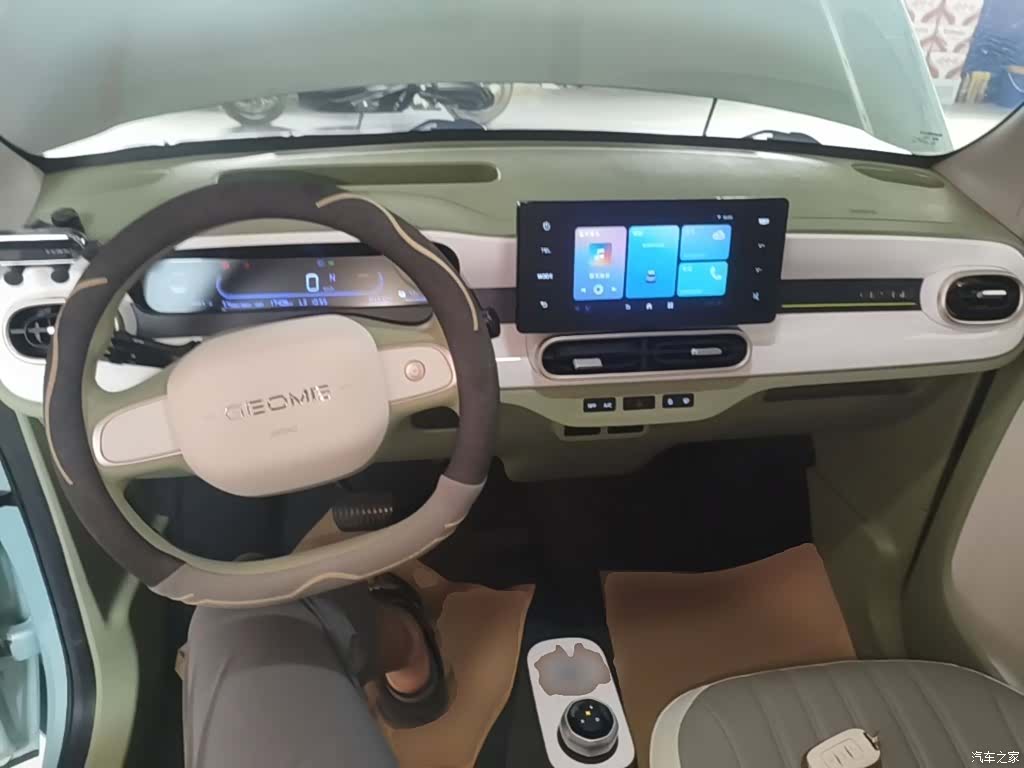 Geely Panda, 2025 10