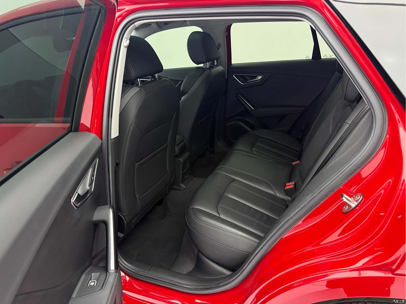 Audi Q2L, 2022 13