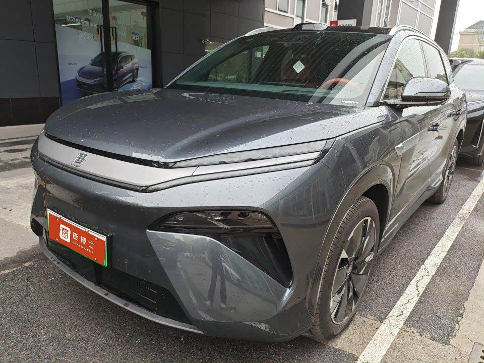 BYD Tang L