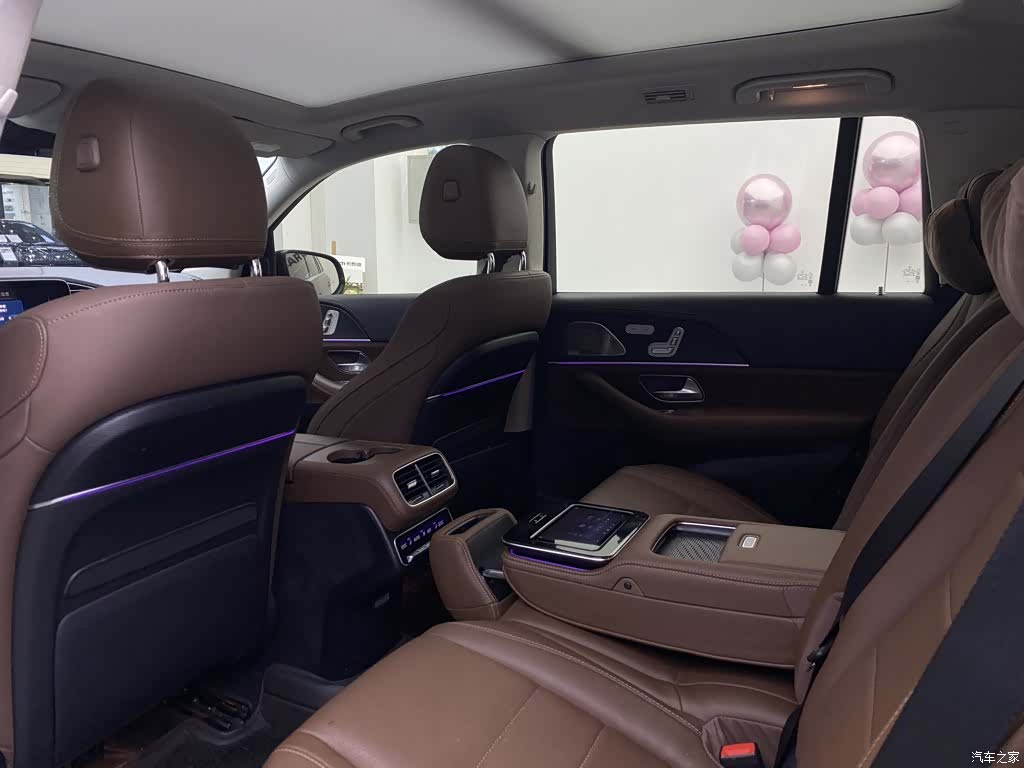 Mercedes-Benz GLS, 2024 4