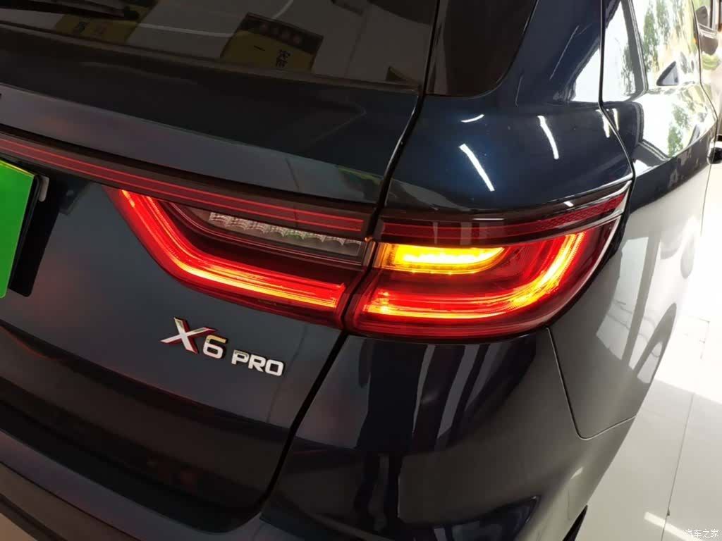 Geely X6, 2022 8