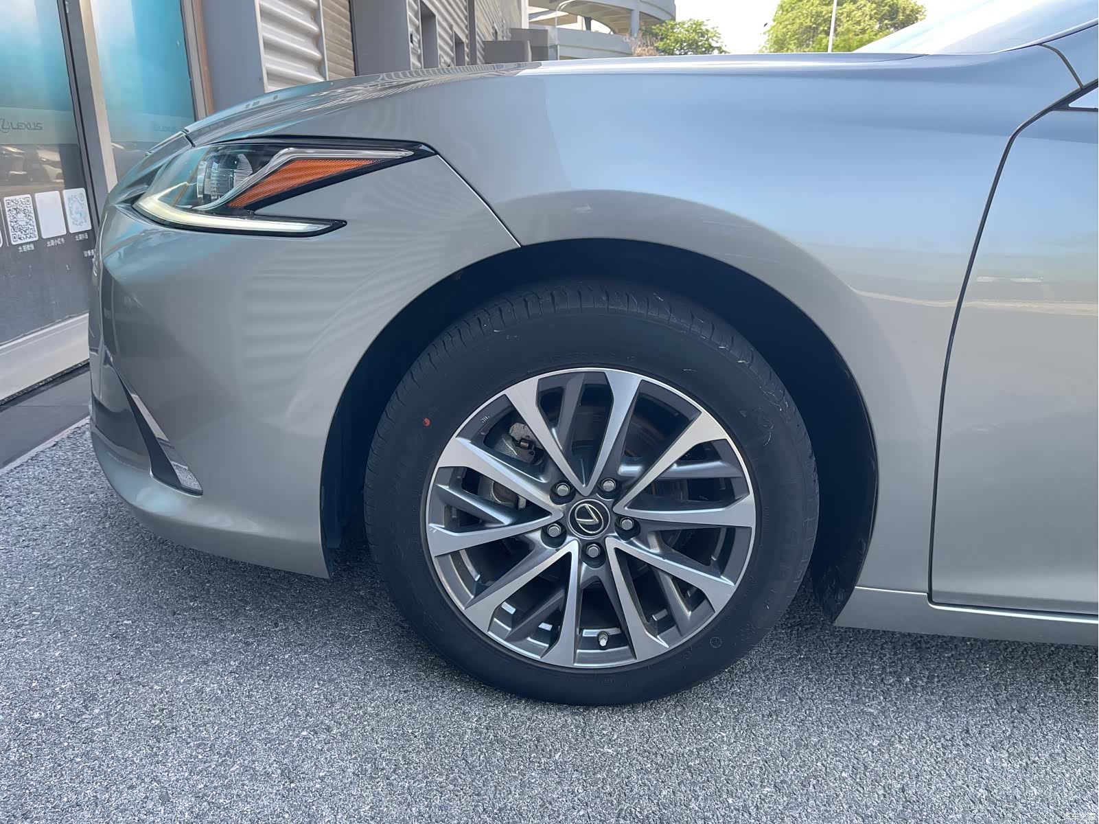 Lexus ES, 2023 12