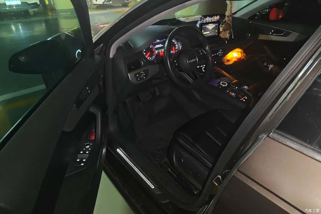 Audi A4L, 2018 9