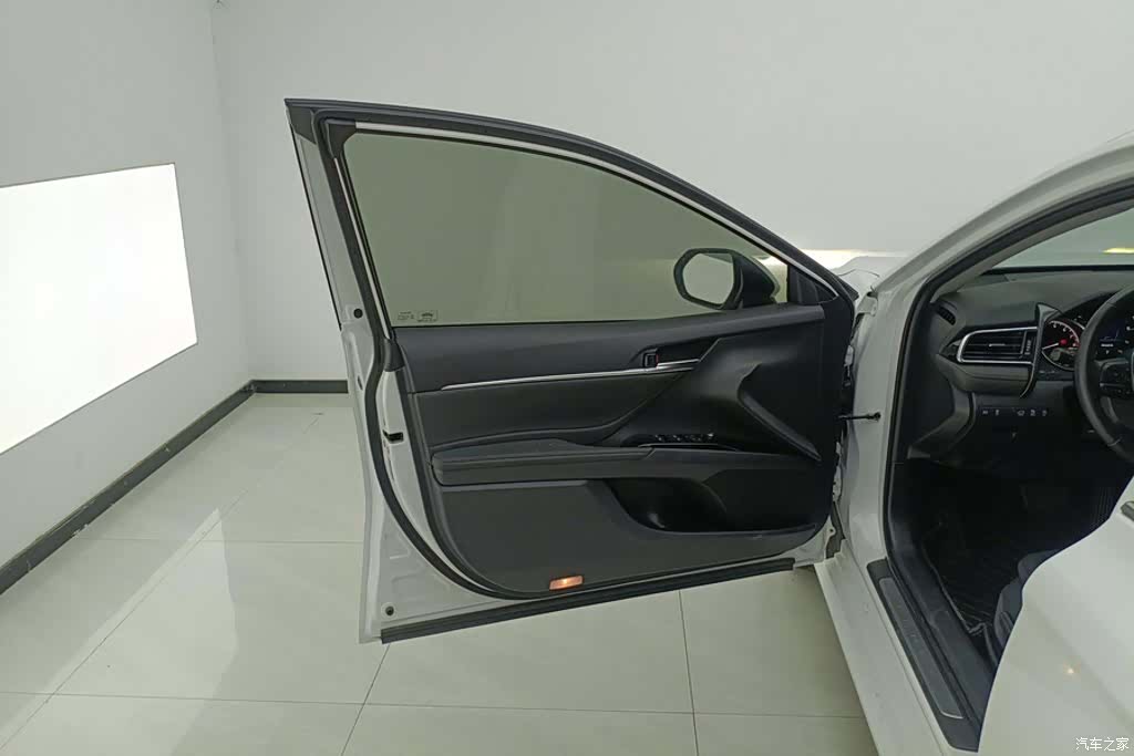 Toyota Camry, 2020 7