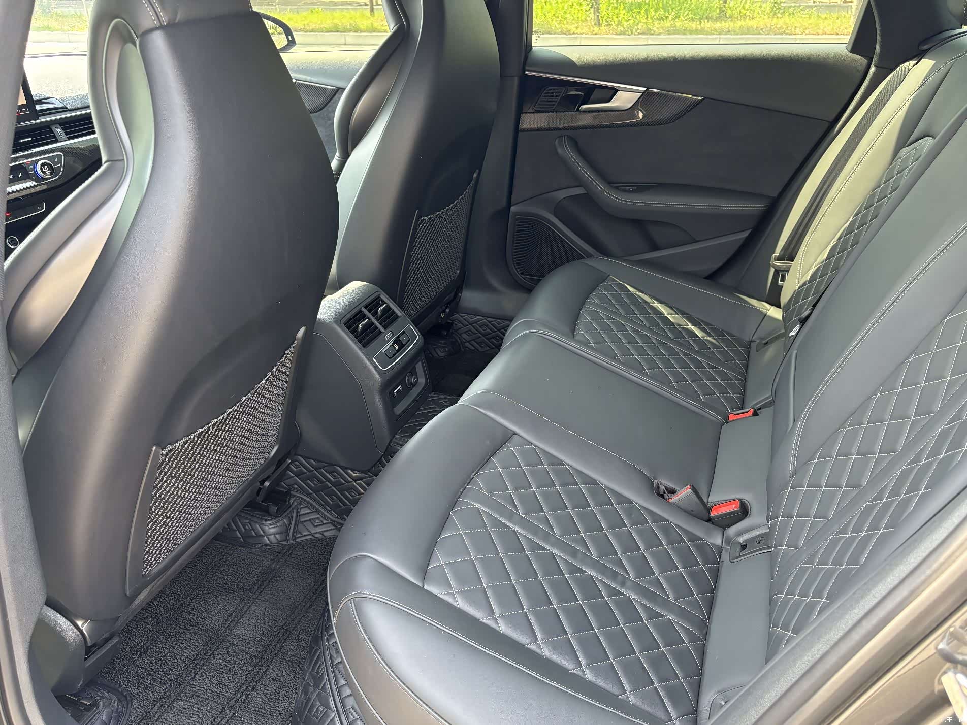 Audi S4, 2025 10