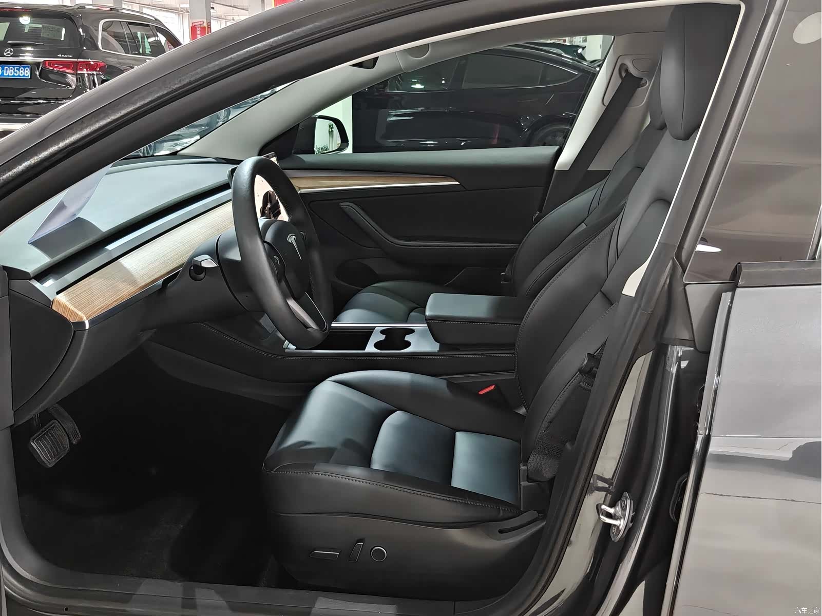 Tesla Model 3, 2022 9