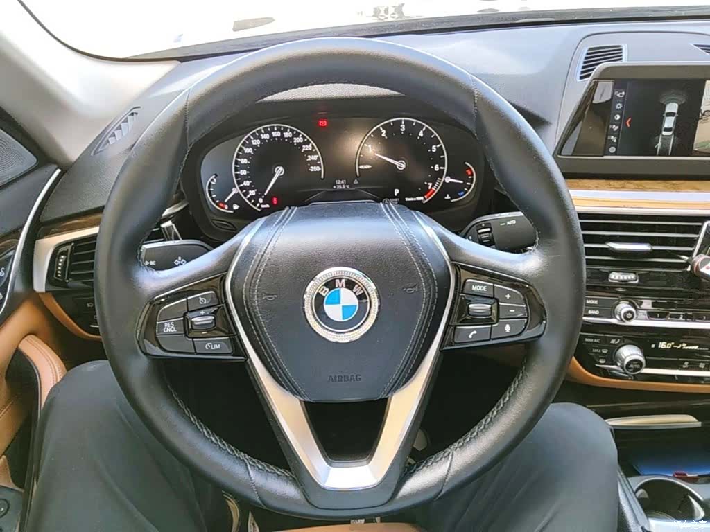 BMW 5 Series, 2017 11