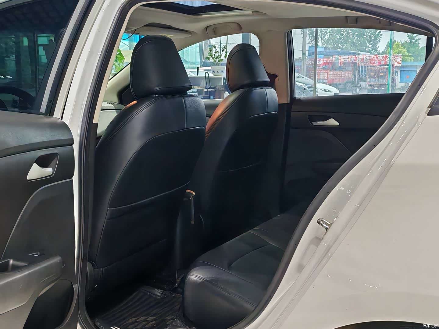 Chevrolet 320, 2018 6
