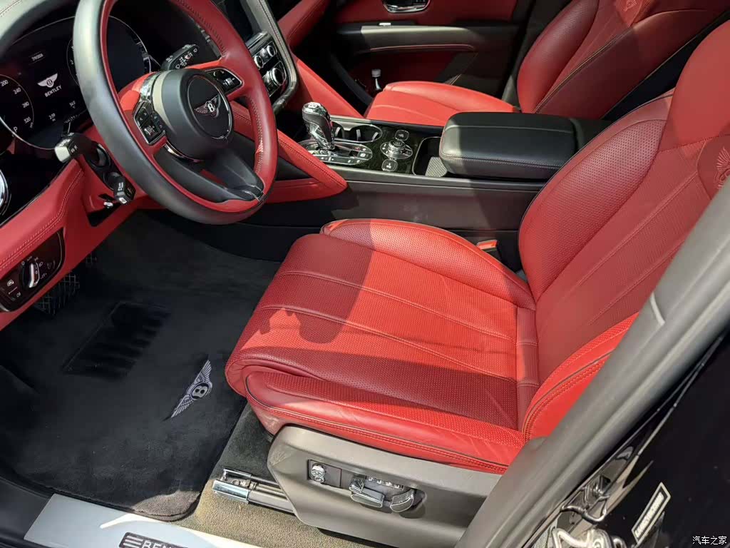 Bentley Bentayga, 2023 6