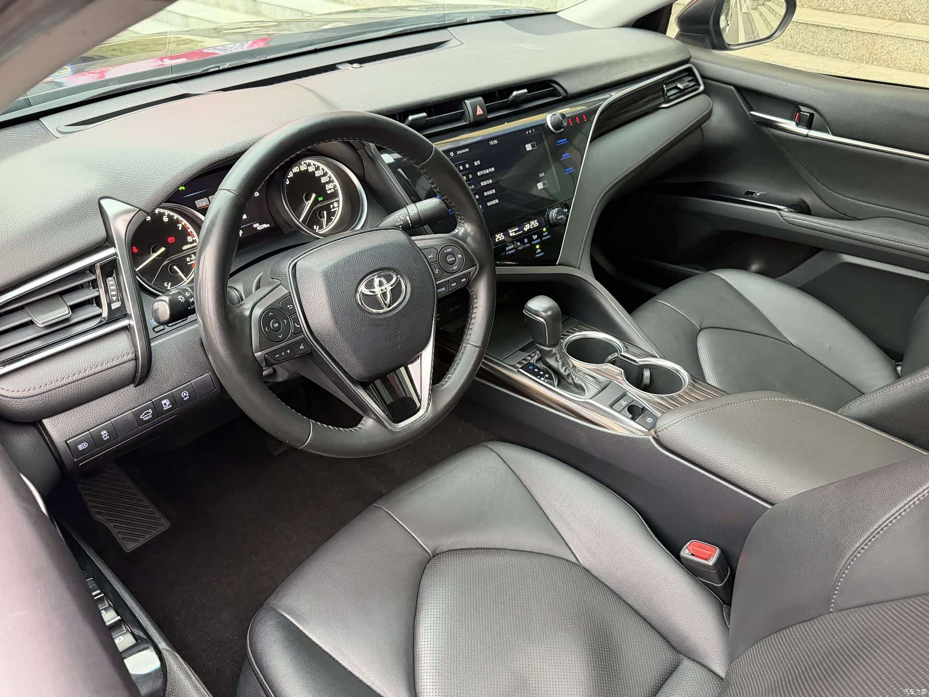 Toyota Camry, 2019 10