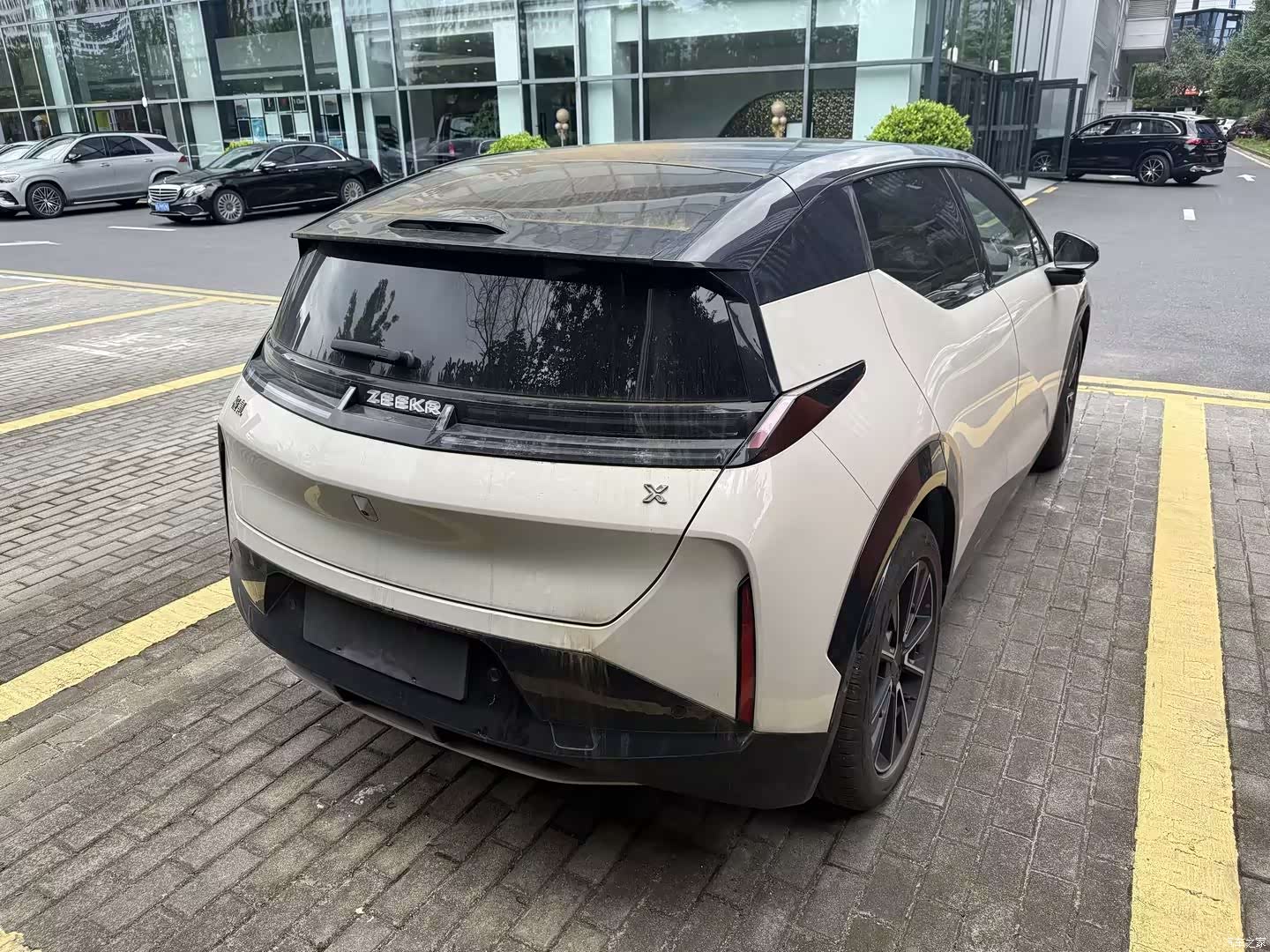 Zeekr X, 2024 8