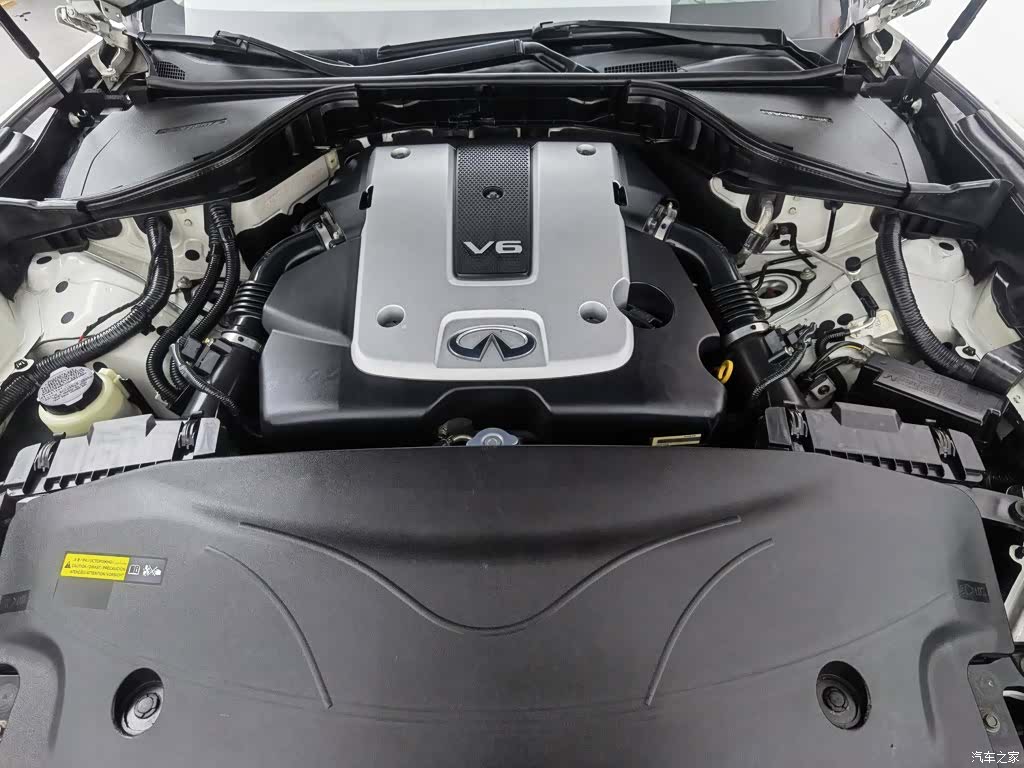 Infiniti Q70, 2017 6