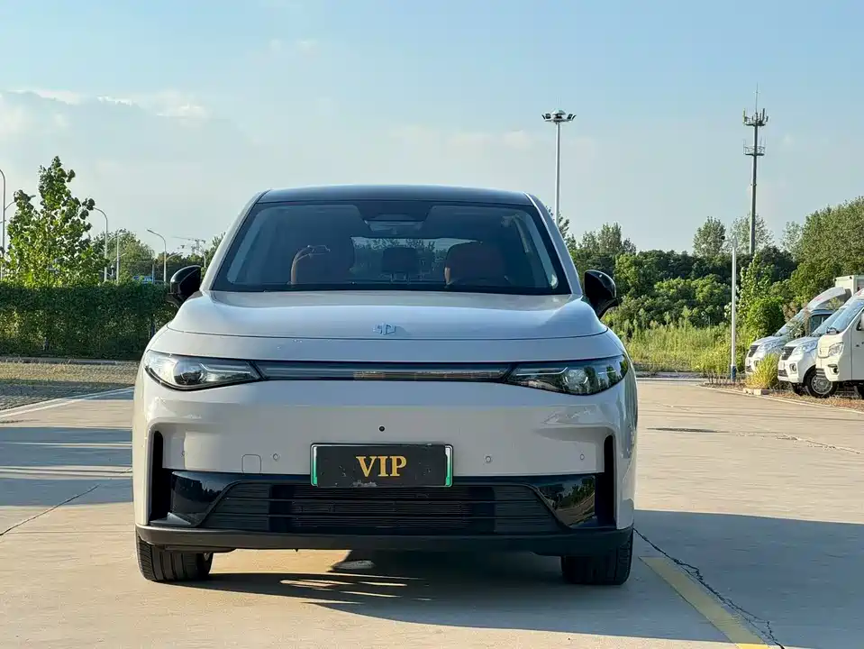 Leapmotor C10