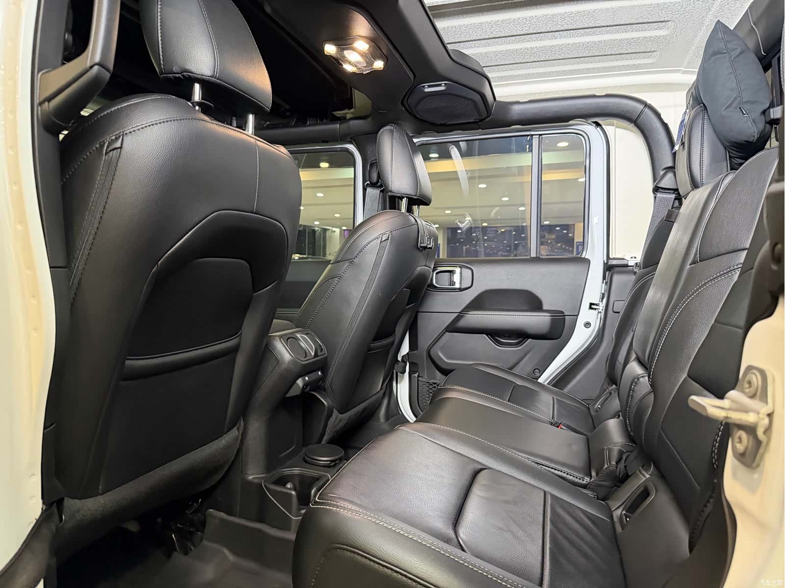 Jeep Gladiator, 2023 11